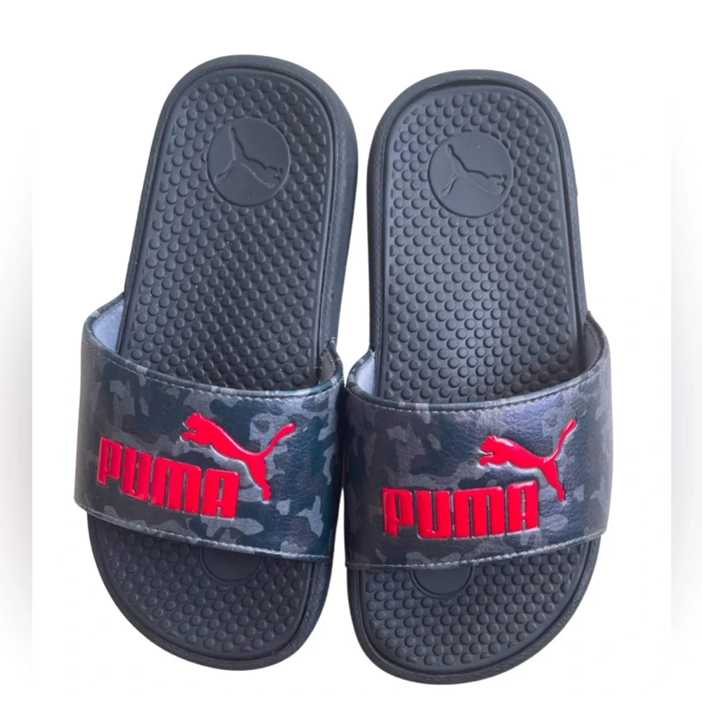 Puma Black kids  sandals/ Flip Flops Slides size 2